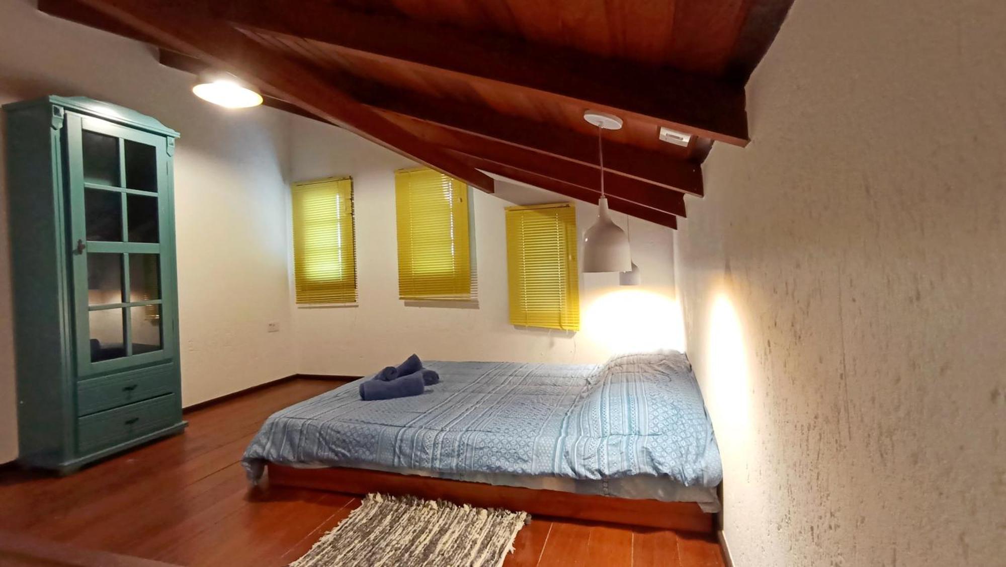 Pensión Solar Pétalas 2*